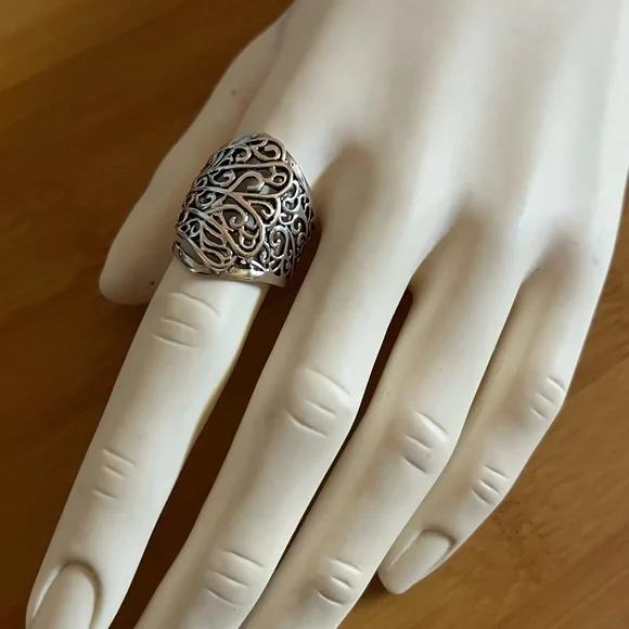 925 Sterling Silver Ring Size 7 - Picture 1 of 9